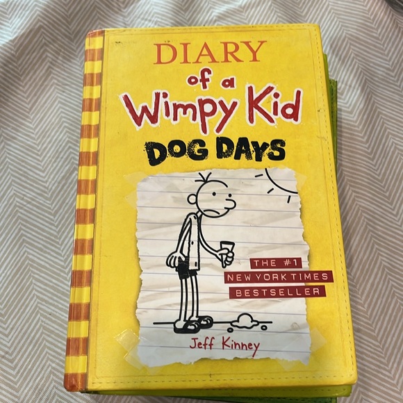 Diary of A Wimpy Kid Set of 4 Books - Picture 5 of 7